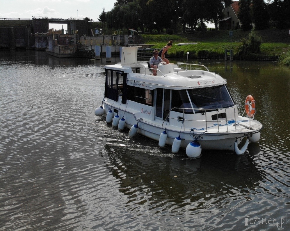 czarter jachtu Suncamper 30 Flybridge, Czartery jachtów z Elbląga